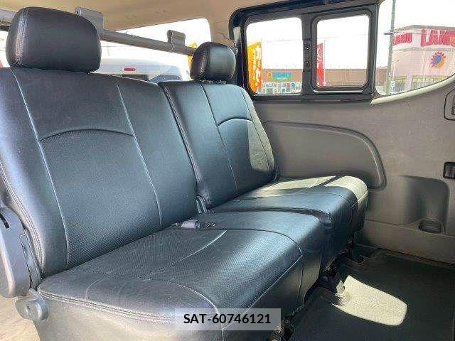 Nissan NV350 Caravan 2017-04 8563073-10