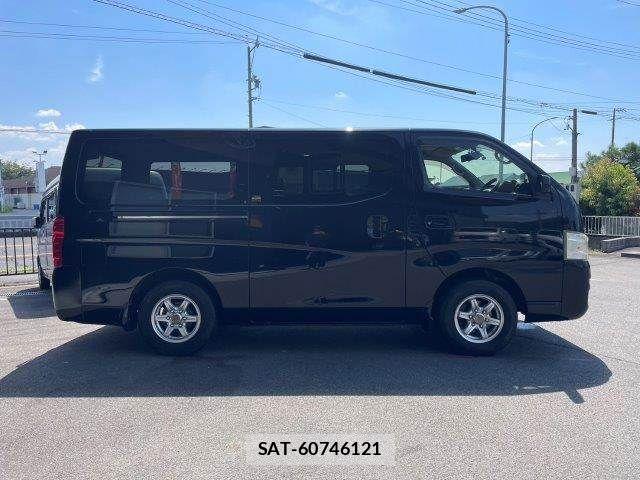 Nissan NV350 Caravan 2017-04 8563073-19
