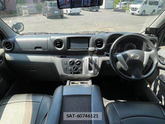 Nissan NV350 Caravan 2017-04 8563073-2