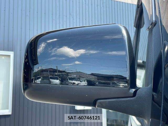 Nissan NV350 Caravan 2017-04 8563073-29