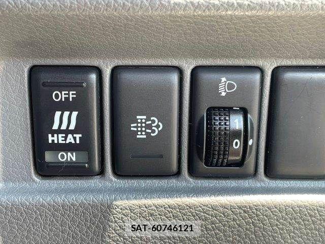Nissan NV350 Caravan 2017-04 8563073-8