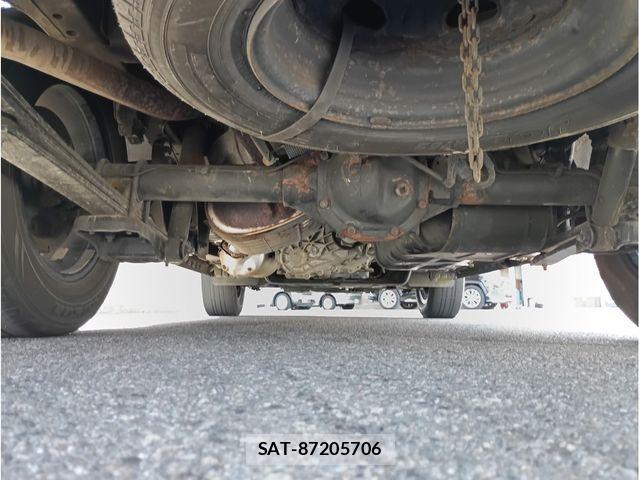Nissan NV350 Caravan 2012-10 8563074-17