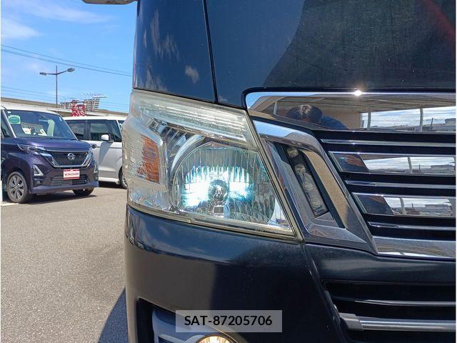 Nissan NV350 Caravan 2012-10 8563074-20