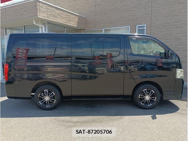 Nissan NV350 Caravan 2012-10 8563074-2