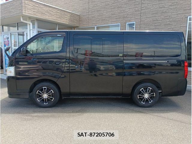 Nissan NV350 Caravan 2012-10 8563074-3