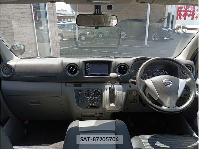 Nissan NV350 Caravan 2012-10 8563074-4