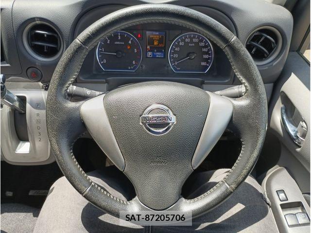 Nissan NV350 Caravan 2012-10 8563074-8