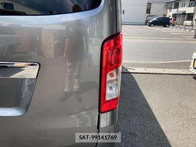 Nissan NV350 Caravan 2020-06 8628230-15