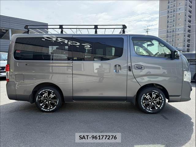 Nissan NV350 Caravan 2017-06 8628228-12