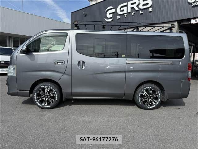 Nissan NV350 Caravan 2017-06 8628228-13
