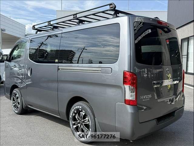 Nissan NV350 Caravan 2017-06 8628228-15