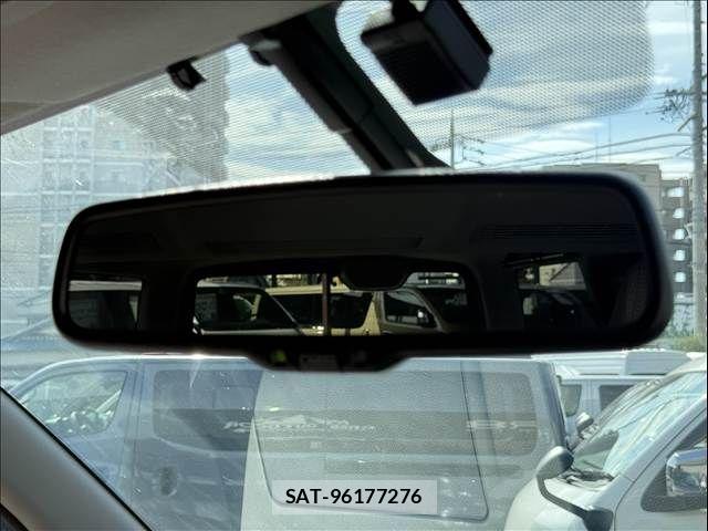 Nissan NV350 Caravan 2017-06 8628228-17