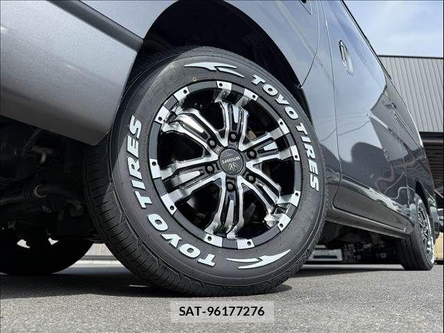 Nissan NV350 Caravan 2017-06 8628228-5