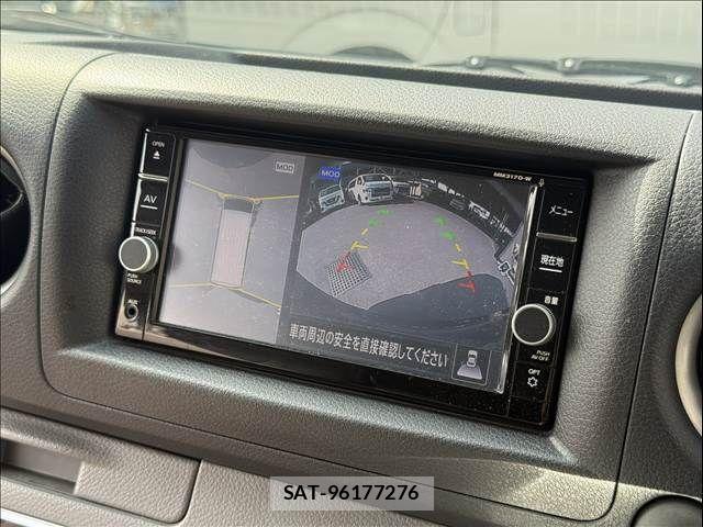 Nissan NV350 Caravan 2017-06 8628228-7