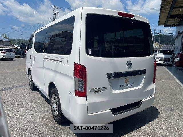 Nissan NV350 Caravan 2021-07 8628231-21
