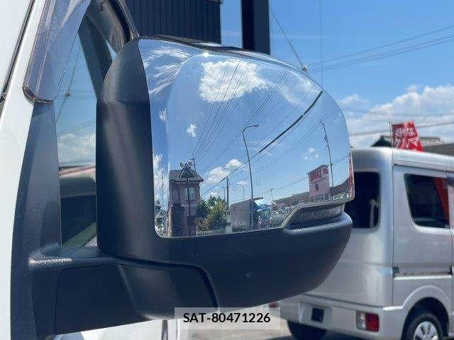 Nissan NV350 Caravan 2021-07 8628231-23