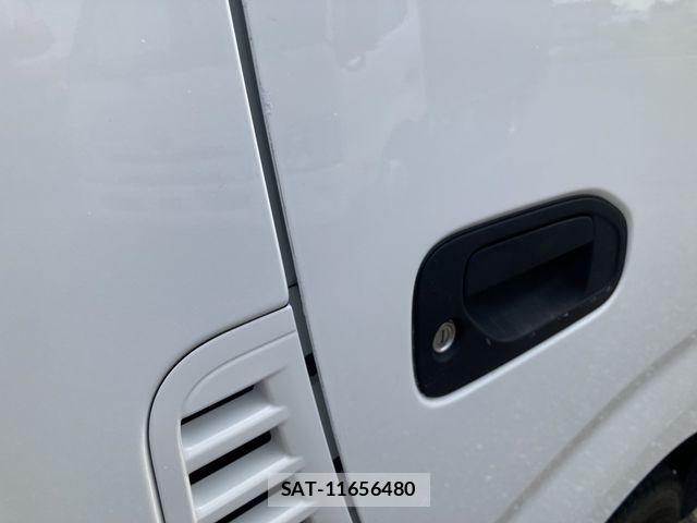 Nissan NV350 Caravan 2020-05 8628229-15