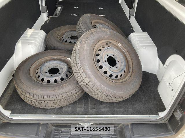 Nissan NV350 Caravan 2020-05 8628229-19