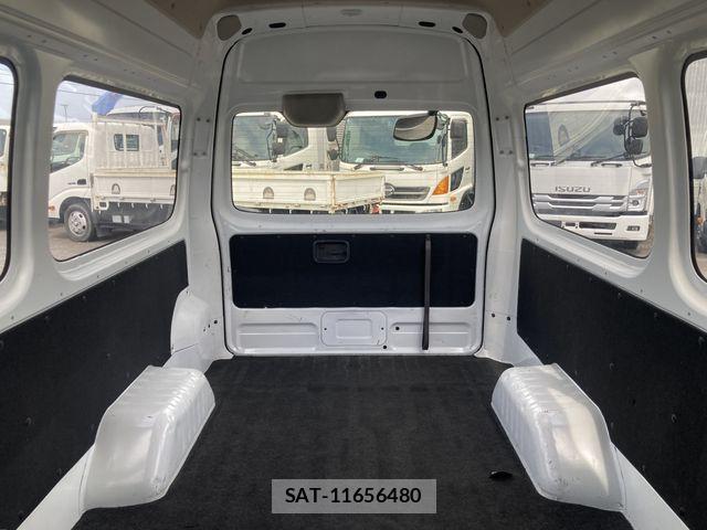 Nissan NV350 Caravan 2020-05 8628229-6