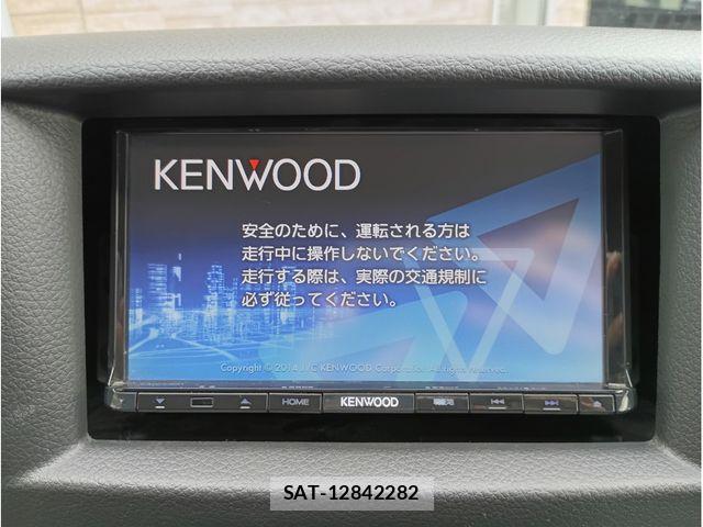 Nissan NV350 Caravan 2016-06 8660841-10