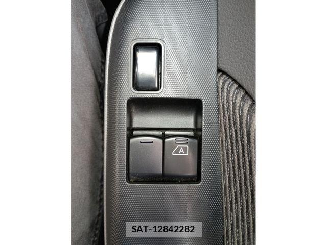 Nissan NV350 Caravan 2016-06 8660841-15