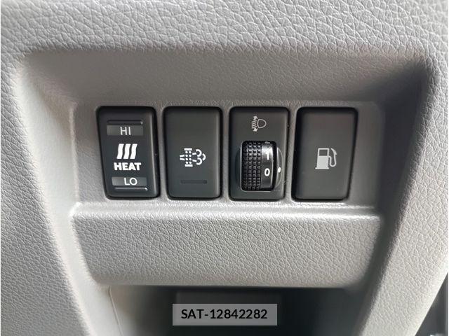 Nissan NV350 Caravan 2016-06 8660841-17