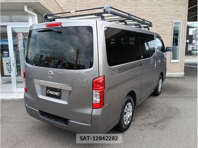 Nissan NV350 Caravan 2016-06 8660841-1