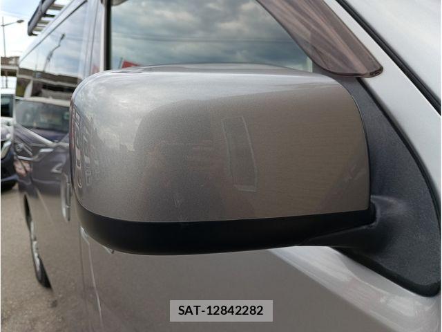 Nissan NV350 Caravan 2016-06 8660841-21