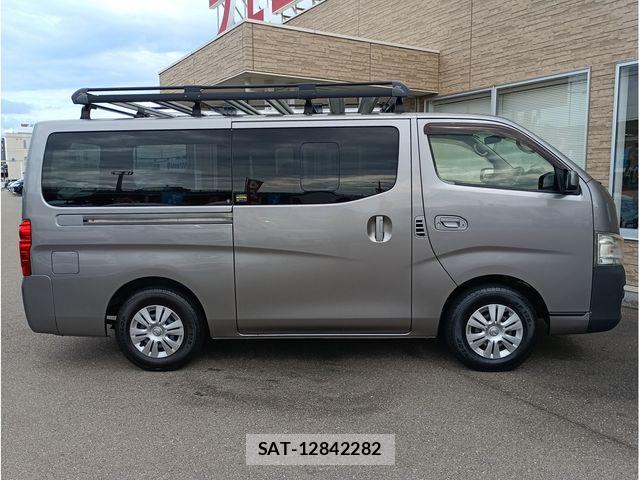 Nissan NV350 Caravan 2016-06 8660841-2