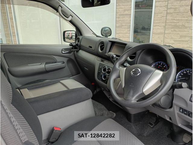 Nissan NV350 Caravan 2016-06 8660841-5