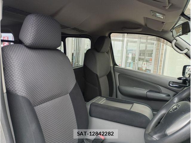 Nissan NV350 Caravan 2016-06 8660841-6