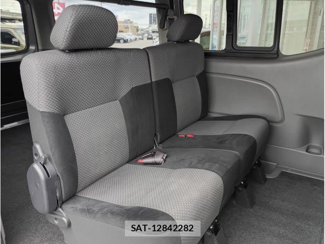 Nissan NV350 Caravan 2016-06 8660841-7
