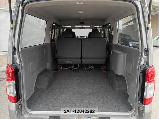 Nissan NV350 Caravan 2016-06 8660841-8