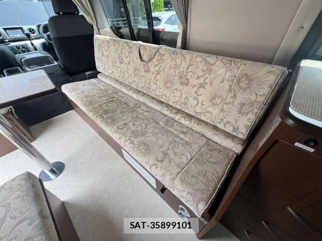Nissan NV350 Caravan 2014-12 8660840-10