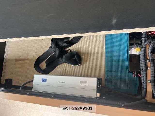 Nissan NV350 Caravan 2014-12 8660840-13