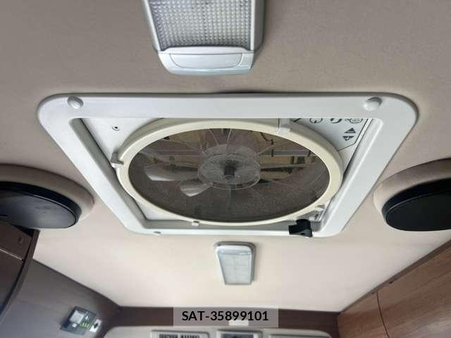 Nissan NV350 Caravan 2014-12 8660840-17