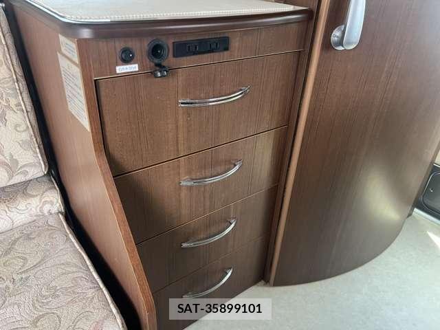 Nissan NV350 Caravan 2014-12 8660840-18