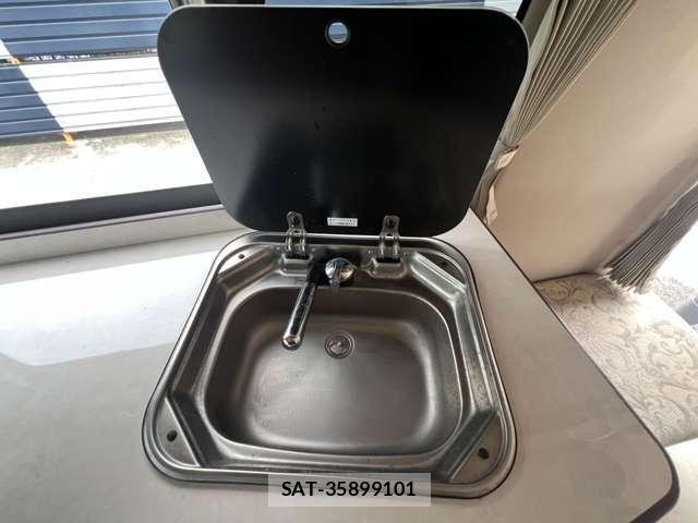 Nissan NV350 Caravan 2014-12 8660840-22