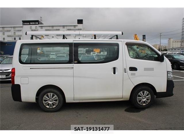 Nissan NV350 Caravan 2020-08 8666697-9