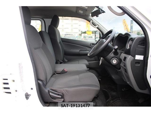 Nissan NV350 Caravan 2020-08 8666697-26