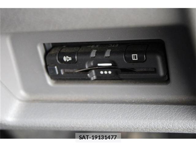 Nissan NV350 Caravan 2020-08 8666697-4