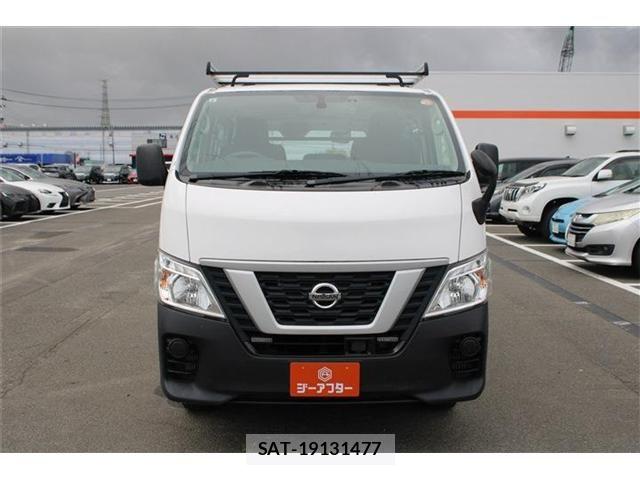Nissan NV350 Caravan 2020-08 8666697-7