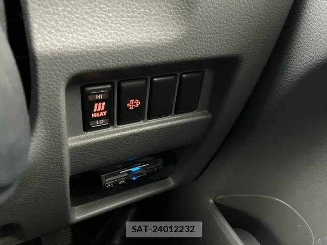Nissan NV350 Caravan 2017-01 8660843-10