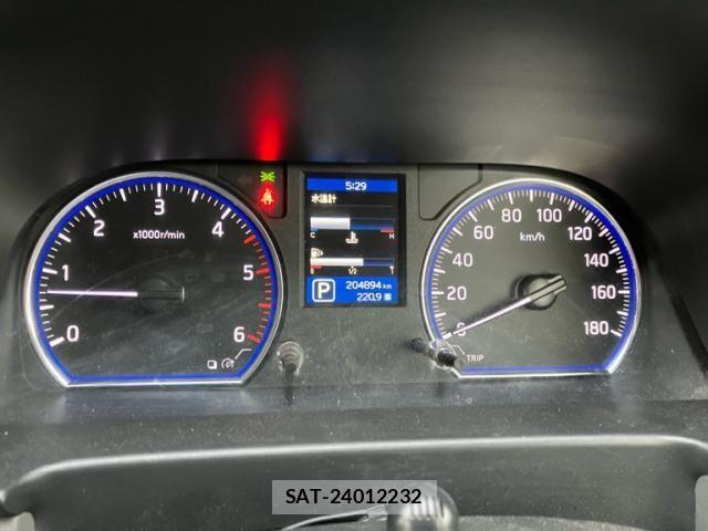 Nissan NV350 Caravan 2017-01 8660843-11