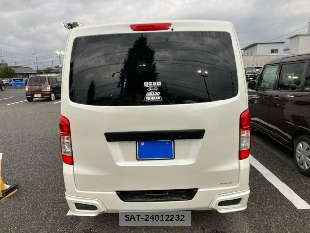 Nissan NV350 Caravan 2017-01 8660843-3
