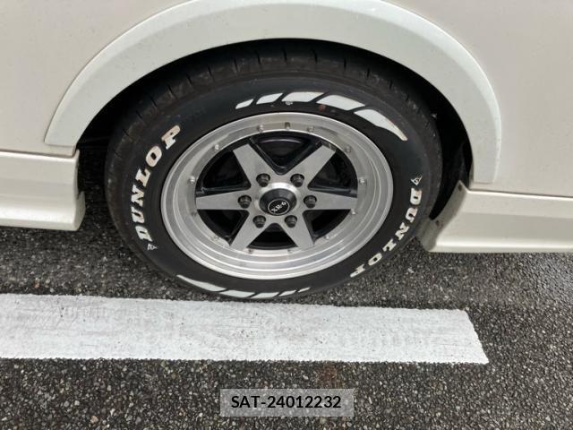 Nissan NV350 Caravan 2017-01 8660843-4