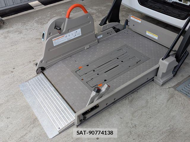 Nissan NV350 Caravan 2020-03 8660842-9