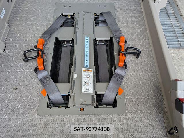 Nissan NV350 Caravan 2020-03 8660842-12