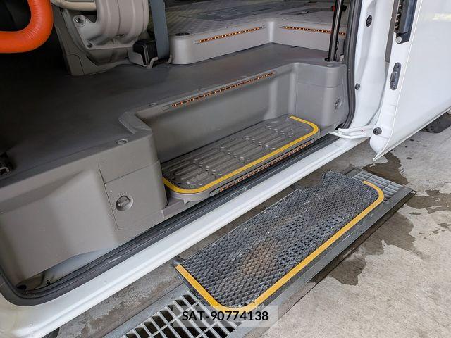 Nissan NV350 Caravan 2020-03 8660842-14