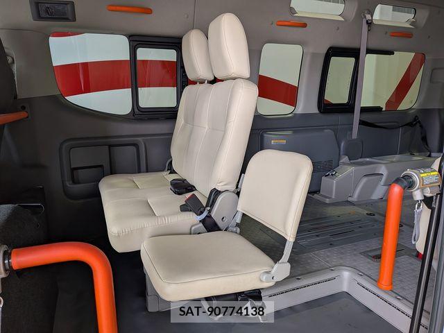 Nissan NV350 Caravan 2020-03 8660842-16